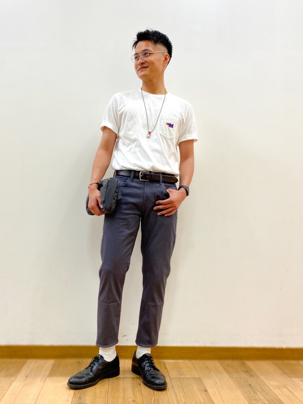 Men's 「ウルトラストレッチスキニーフィットカラージーンズ」styling