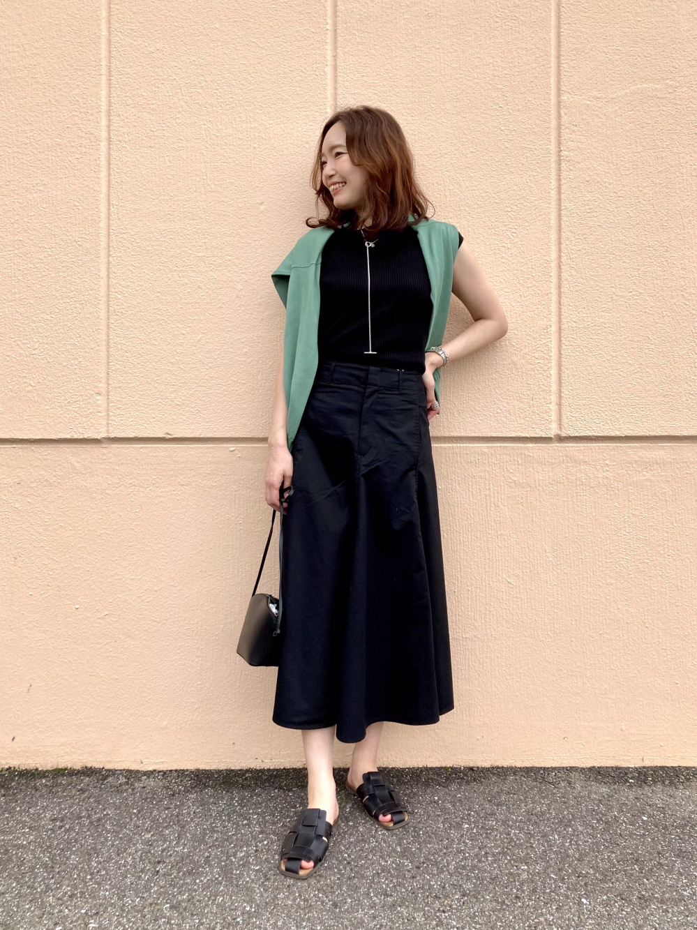 Check styling ideas for「U Cotton Twill Flared Skirt」| UNIQLO US