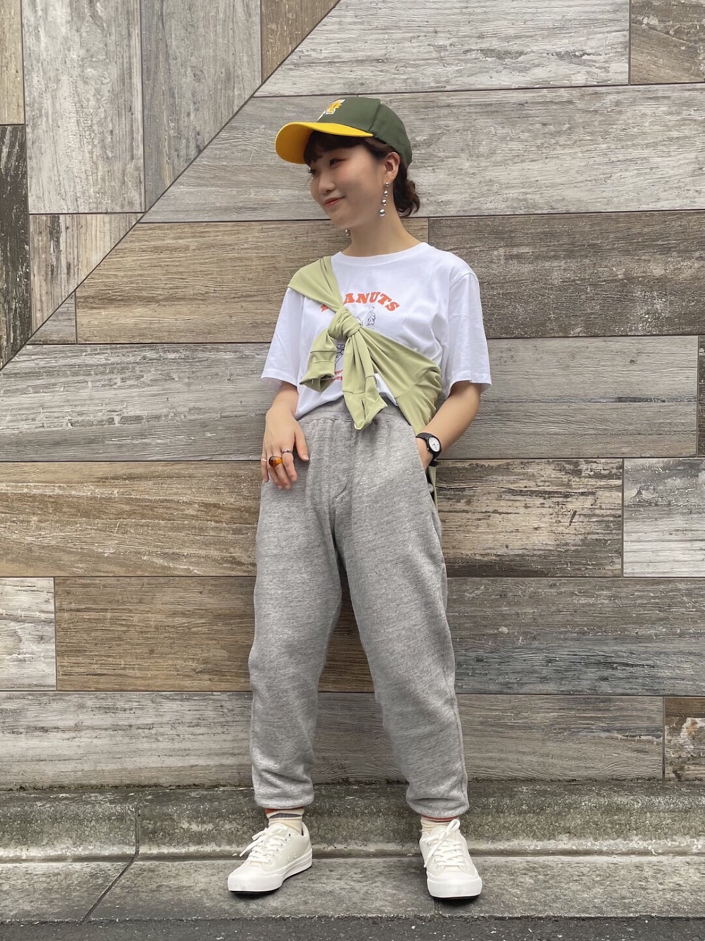 Korean best sale sweatpants outfit