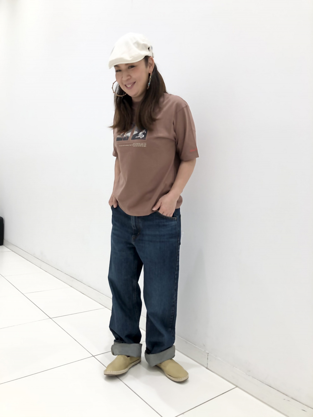 ディズニー ファーリー フレンズ Ut グラフィックtシャツ バンビ 半袖 リラックスフィット レギュラーフィットストレートハイライズジーンズ の着用 コーディネート ユニクロ