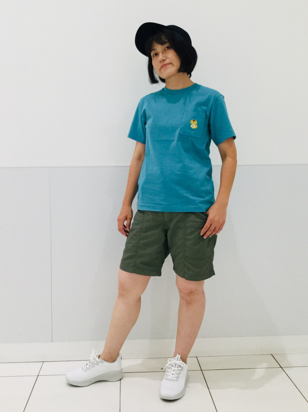Check styling ideas for「AIRism Seamless V-Neck Short-Sleeve T