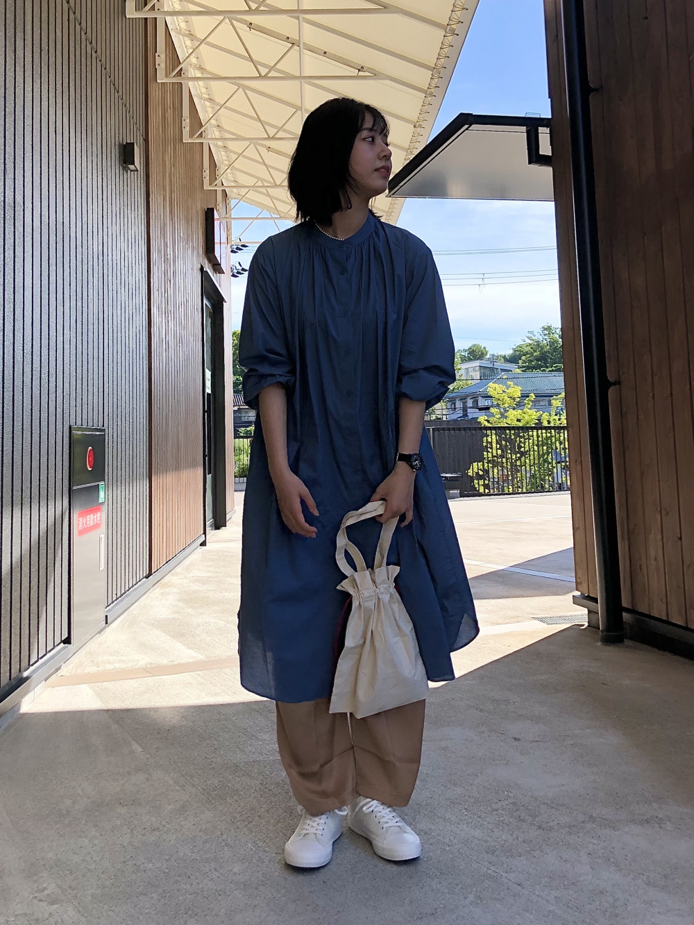 ソフトストレッチパジャマワンピース 長袖 サテンドレープストレートパンツ の着用コーディネート ユニクロ