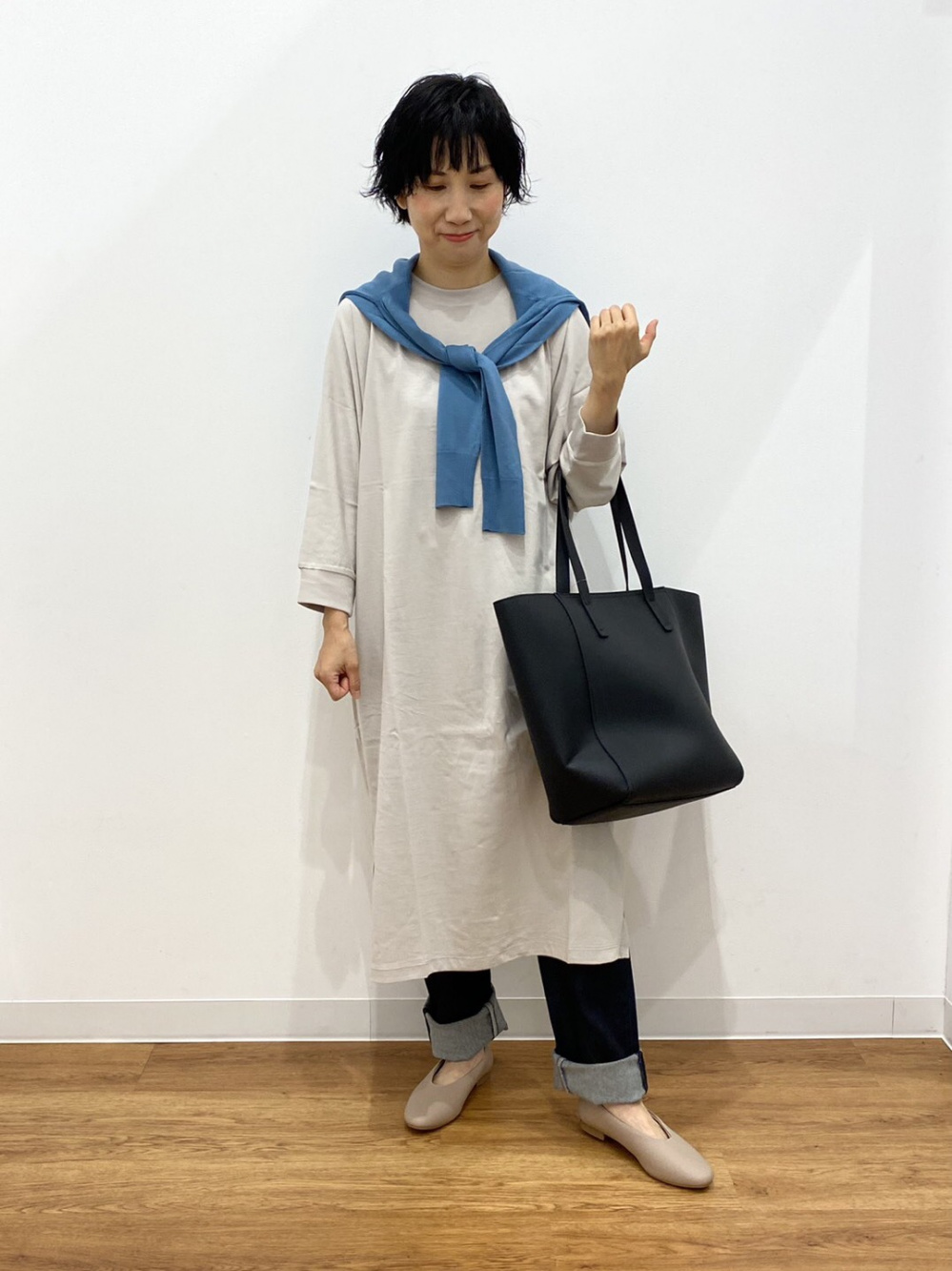 Check styling ideas for「Faux Leather Boat Tote Bag」| UNIQLO US