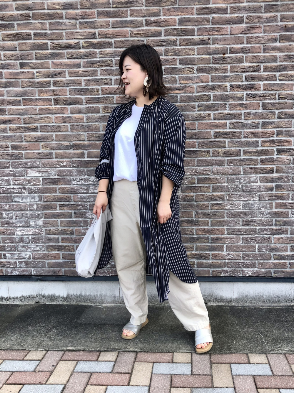 Check styling ideas for「Linen Blend Relaxed Straight Pants