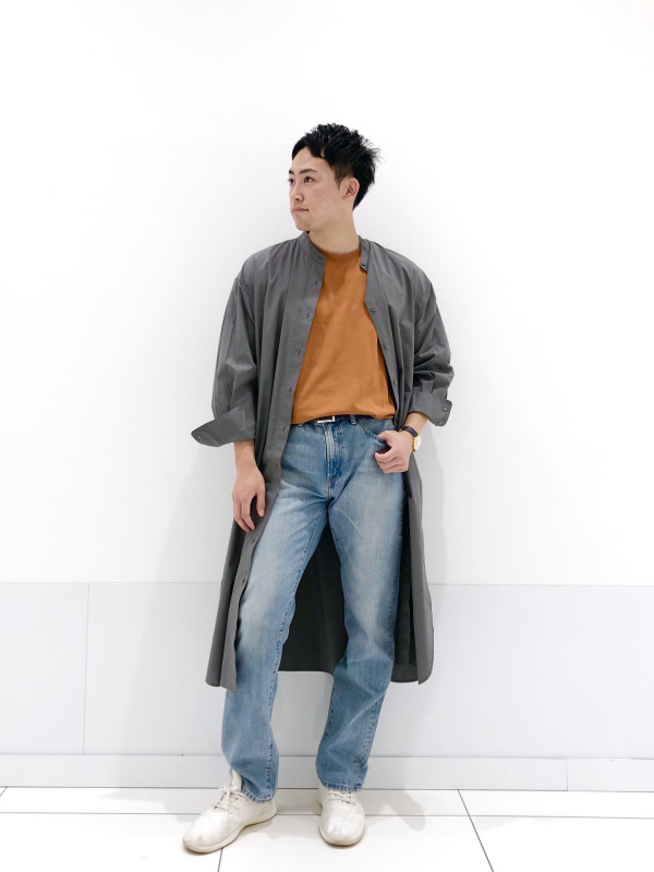 コットンギャザーロングシャツワンピース（長袖）（レディース）の着用