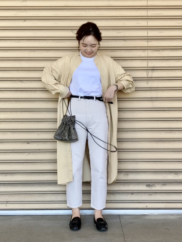 コットンギャザーロングシャツワンピース（長袖）（レディース）の着用