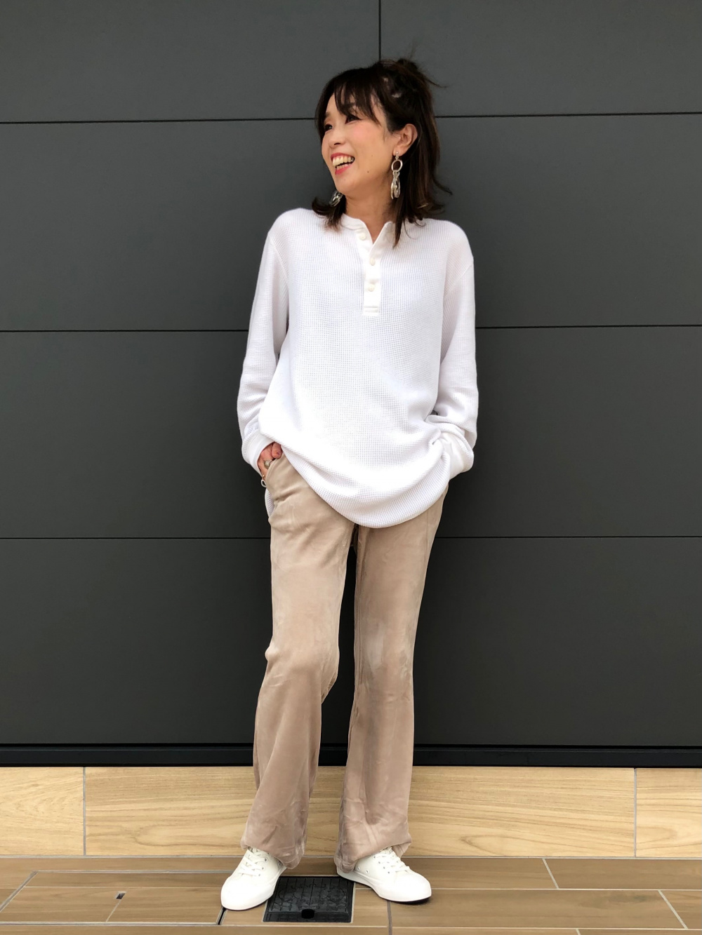 ワッフルヘンリーネックt 長袖 ドレープジョガーパンツ 丈標準64 66cm の着用コーディネート ユニクロ