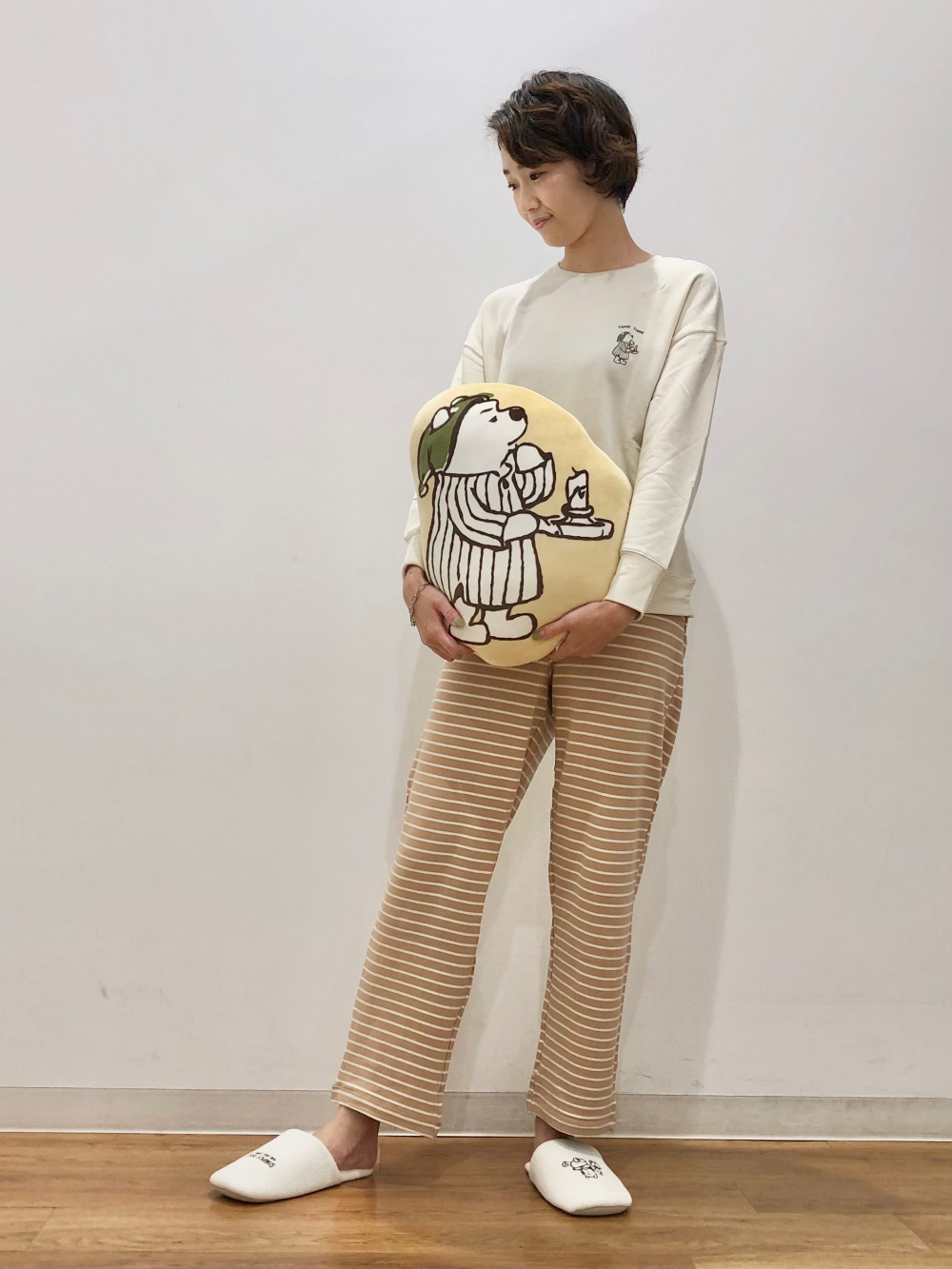 ⭐️UNIQLO くまのプーさん　ウォームセット　ルームシューズ　ブランケット ユニクロから、プーさんのグラフィックで彩るラウンジ
