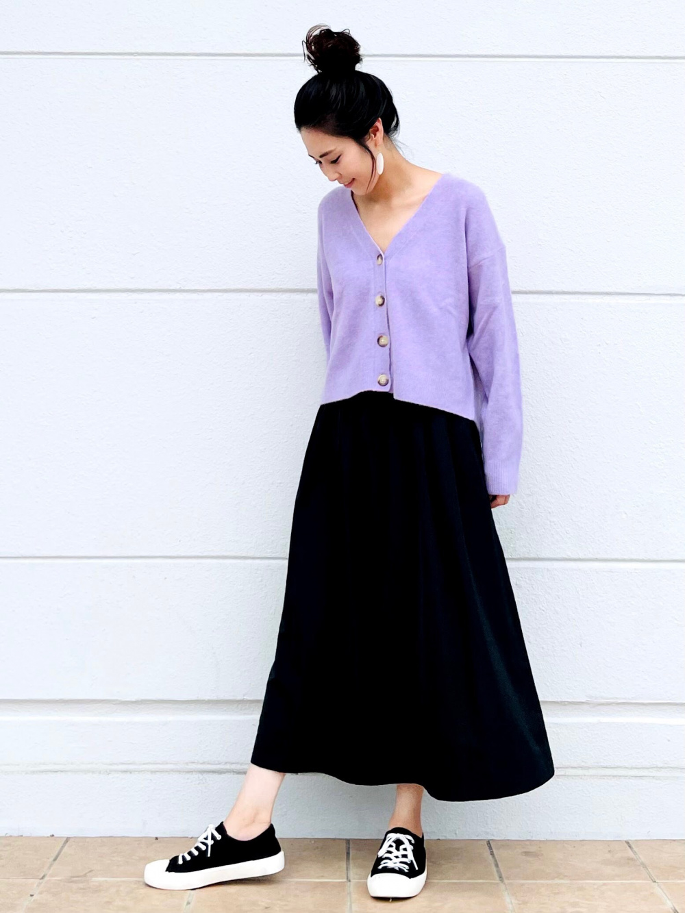スフレヤーンvネックショートカーディガン 長袖 ボリュームロングスカート 丈標準84 cm の着用コーディネート ユニクロ