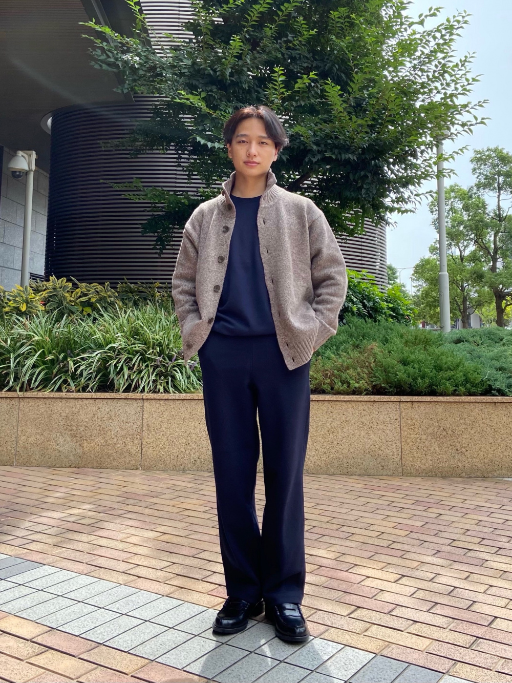 ソフトタッチクルーネックT（長袖）、ウールブレンドタックパンツ」の