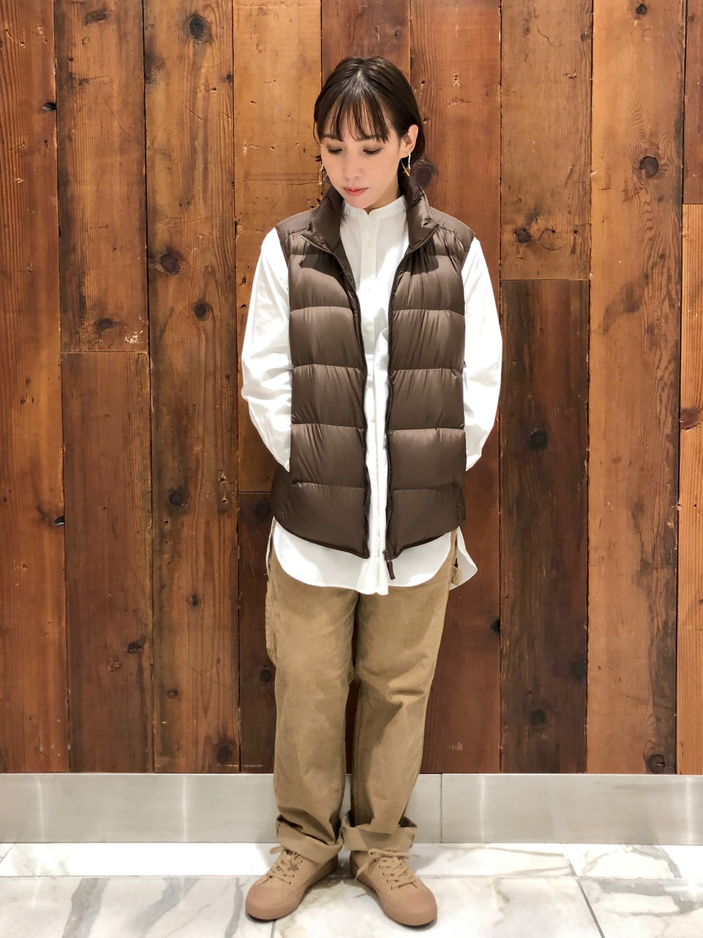 スフレヤーンタートルネックワンピース 長袖 ウルトラライトダウンベスト の着用コーディネート ユニクロ