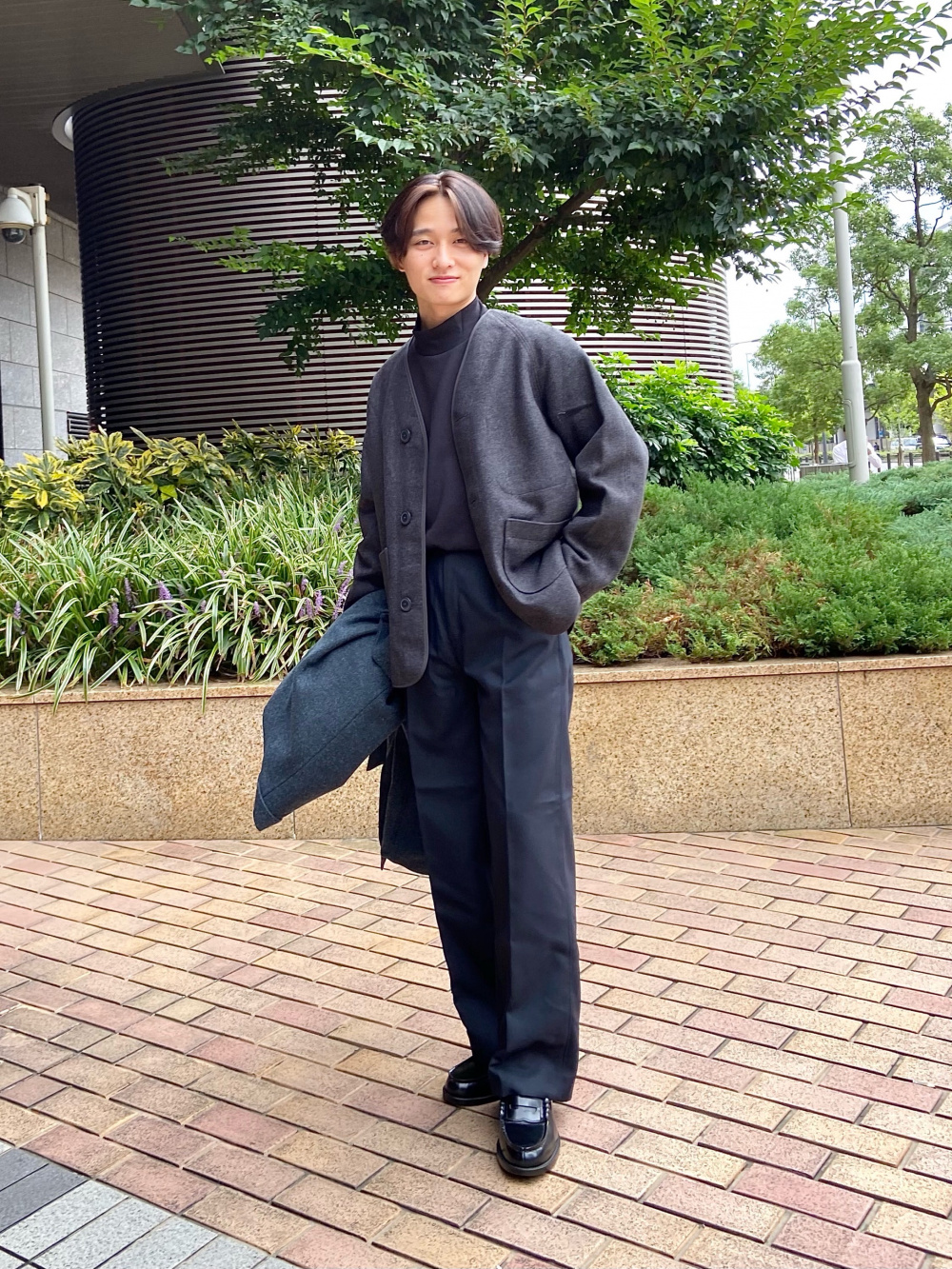 フランネルチェックシャツ（長袖）、ウールブレンドタックパンツ」の