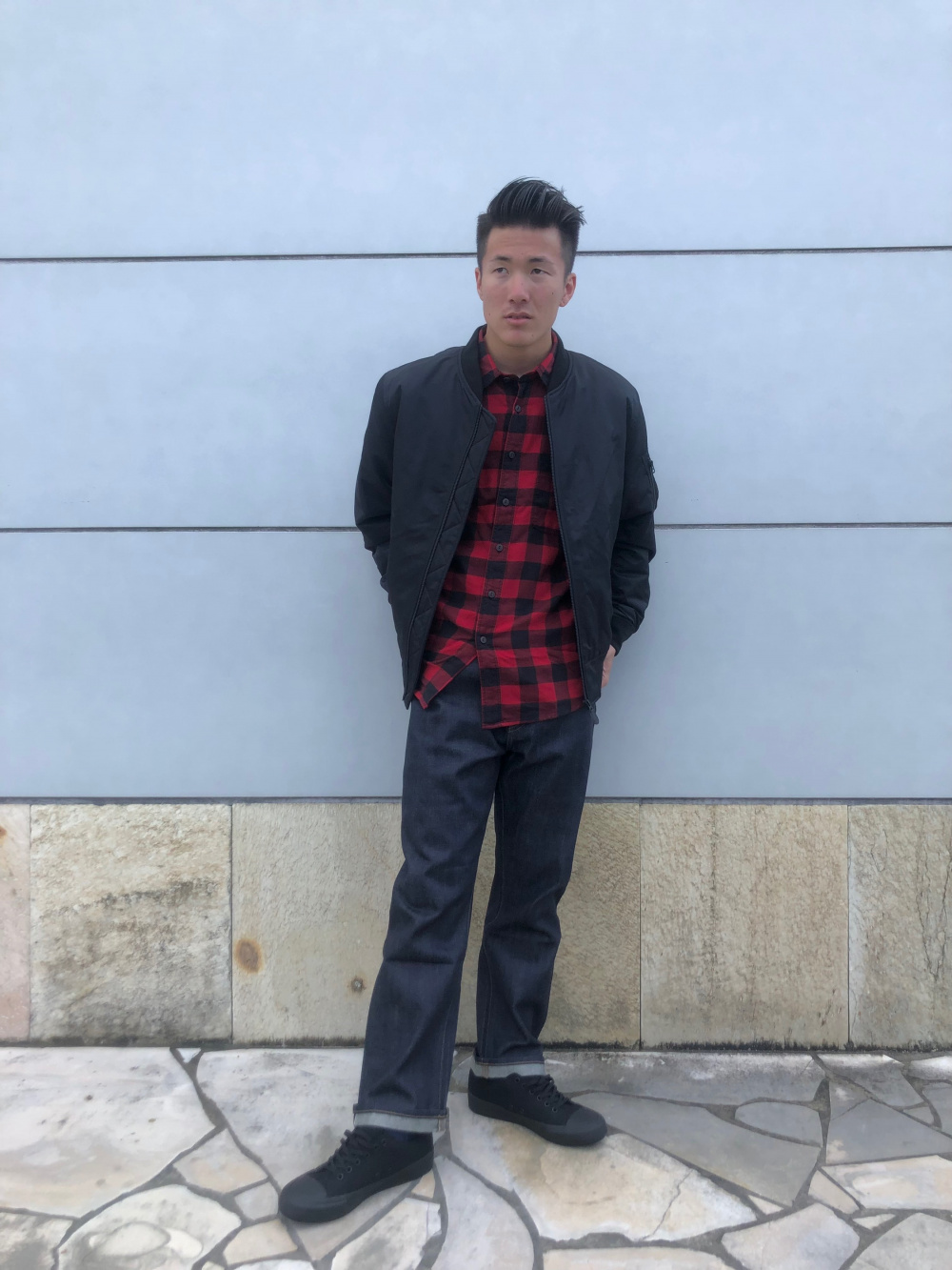 ウルトラライトダウンベスト フランネルチェックシャツ 長袖 の着用コーディネート ユニクロ