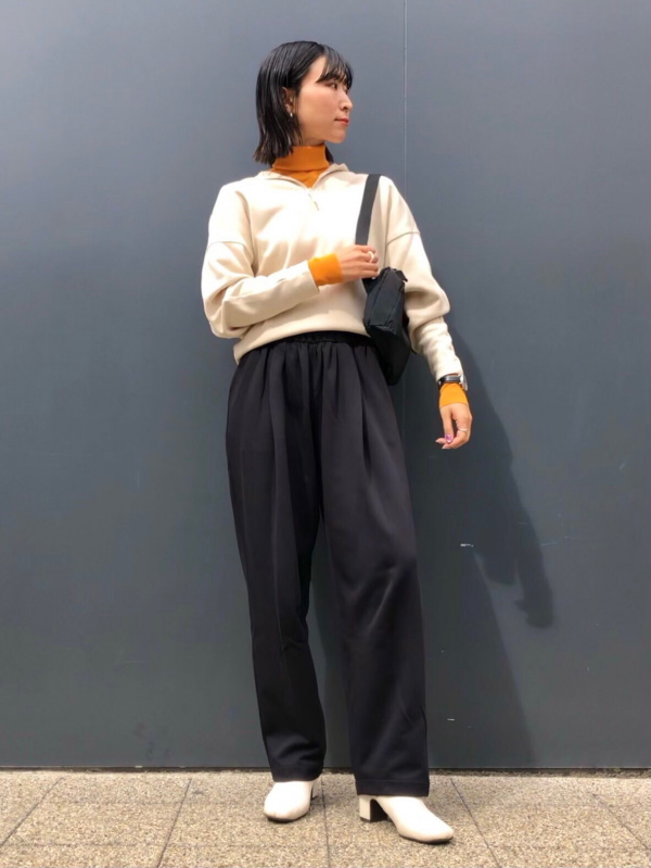 【美品】ユニクロ U スウェットギャザーパンツ 3色セット Mサイズ 美品】ユニクロ U スウェットギャザーパンツ 3色セット Mサイズ パンツ