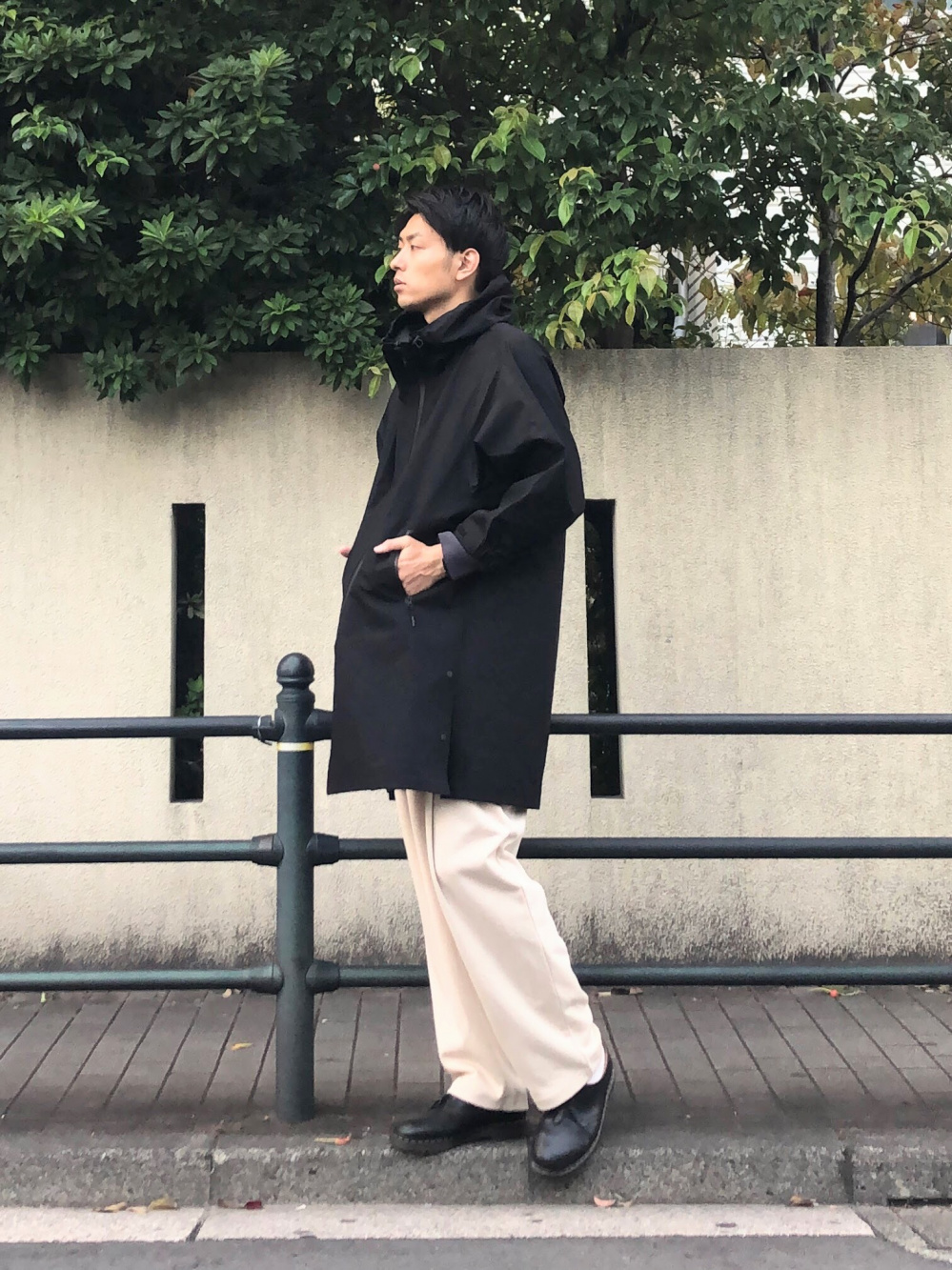【美品】UNIQLO(U)ブロックテックコート男女兼用(Lサイズ)色：黒