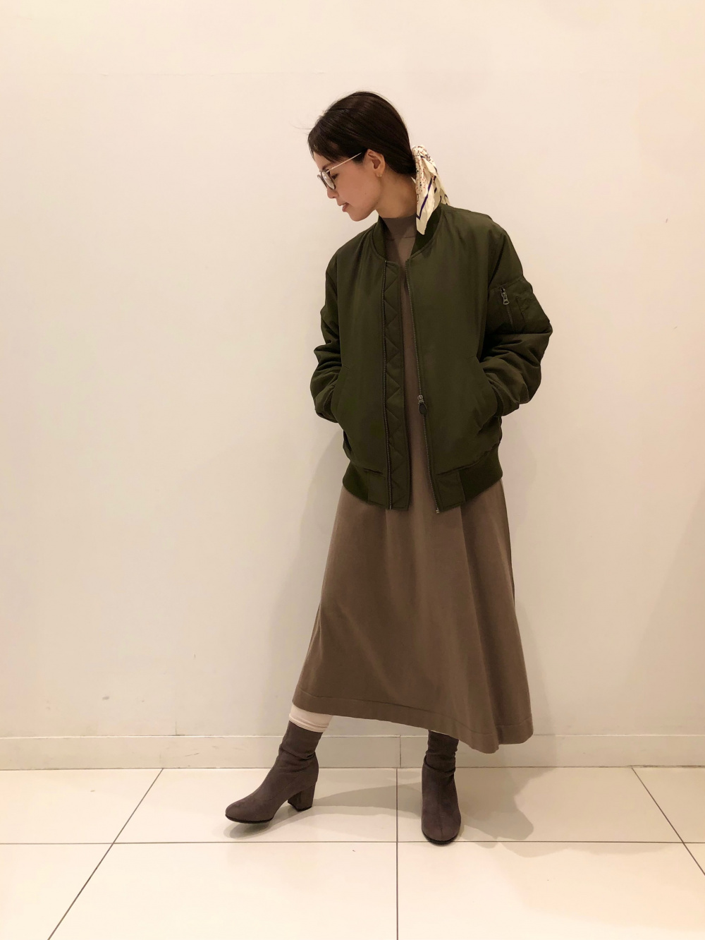 メリノブレンドaラインワンピース 長袖 Ma 1ブルゾン の着用コーディネート ユニクロ