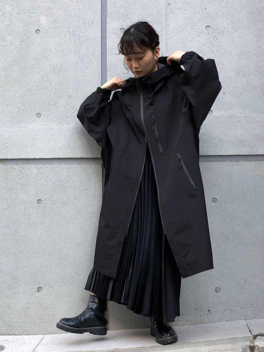 ブロックテックコート、ストレッチパンツ」の着用コーディネート