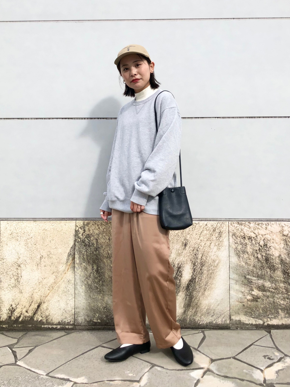 スウェットシャツ（長袖）、リブハイネックT（長袖）」の着用 ...