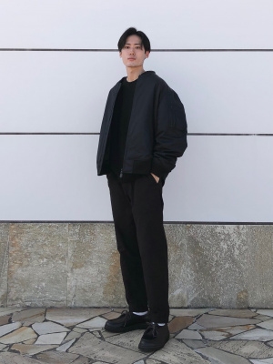 UNIQLO MA-1 ボンバージャケット　ブラック ユニクロ公式 | ハイブリッドダウンオーバーサイズMA-1ブルゾン