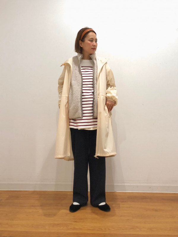 Uniqlo - ＼#梅雨 に便利な新作／ 『ポケッタブルコート（WOMEN