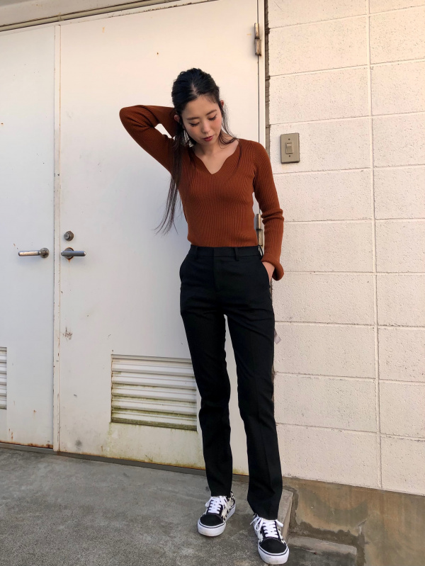 スマートスリムストレートパンツ（2WAYストレッチ・丈標準70～72cm