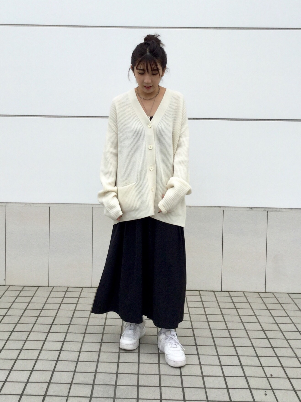 プレミアムラムリブカーディガン 長袖 ボリュームロングスカート 丈標準84 cm の着用コーディネート ユニクロ