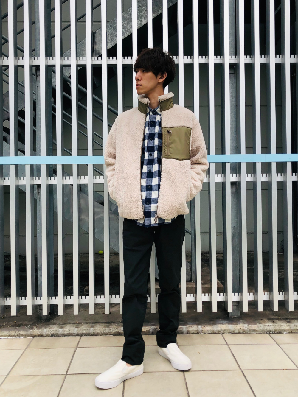 ソフトタッチタートルネックt 長袖 ウルトラライトダウンコンパクトベスト ウェーブキルト の着用コーディネート ユニクロ