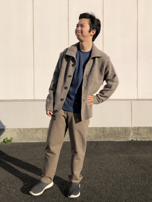 ジャージーリラックスアンクルパンツ（メンズ）の着用コーディネート