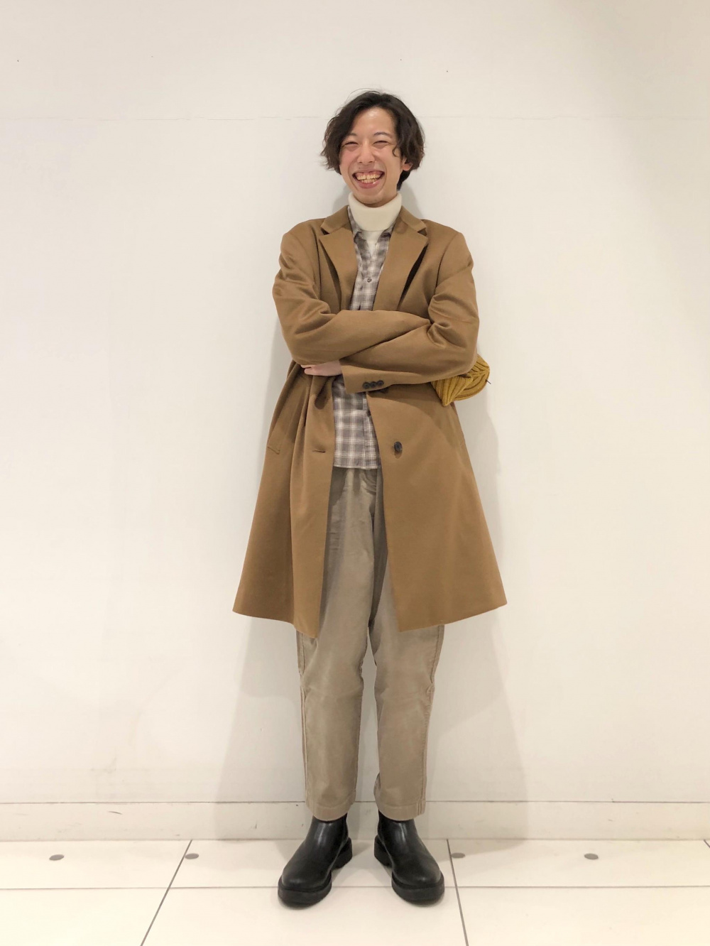 ライトフランネルチェックシャツ 長袖 ウールカシミヤチェスターコート の着用コーディネート ユニクロ