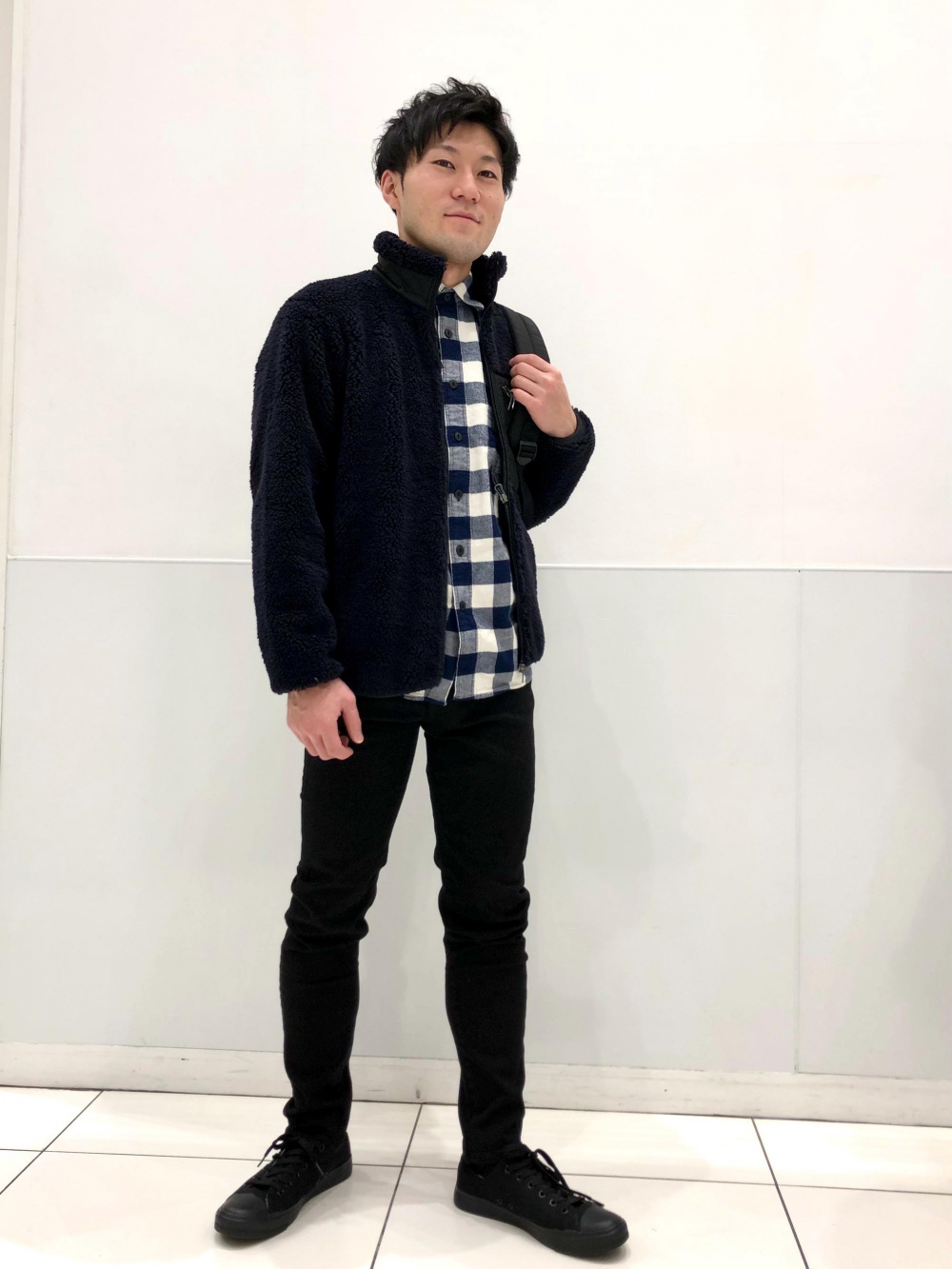ウルトラライトダウンベスト フランネルチェックシャツ 長袖 の着用コーディネート ユニクロ