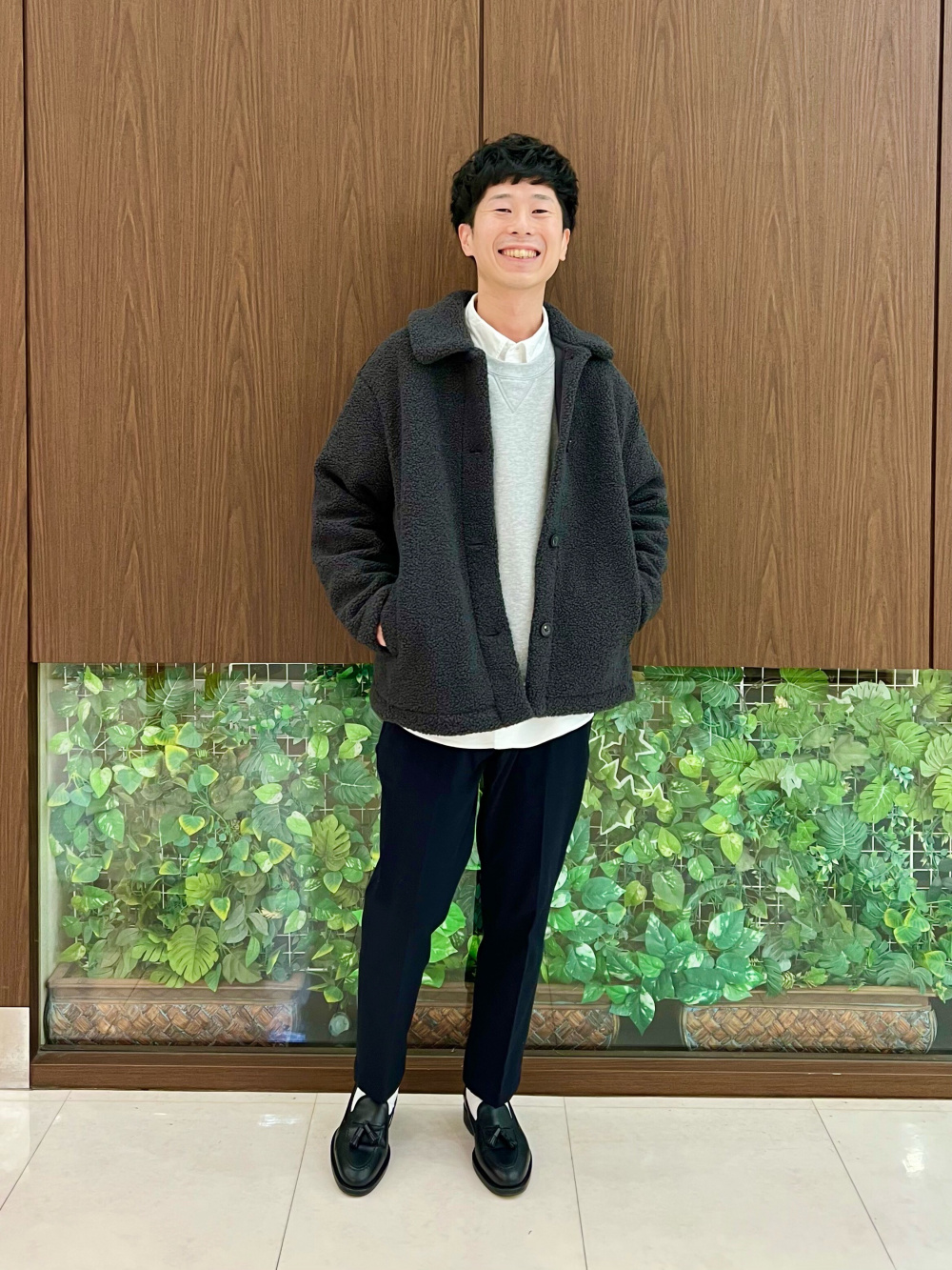 オックスフォードシャツ 長袖 インディゴカーディガン 長袖 の着用コーディネート ユニクロ