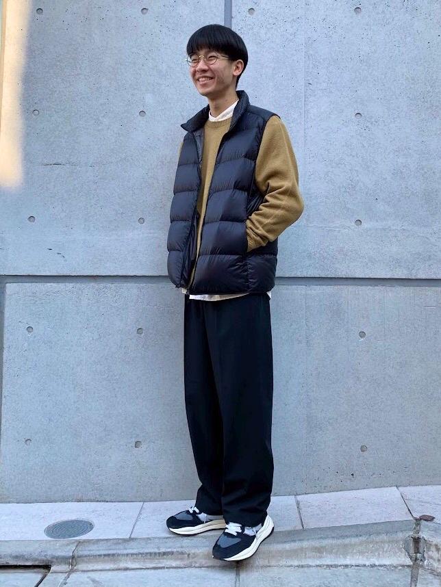 ローゲージリブクルーセーター 長袖 ウルトラライトダウンベスト の着用コーディネート ユニクロ