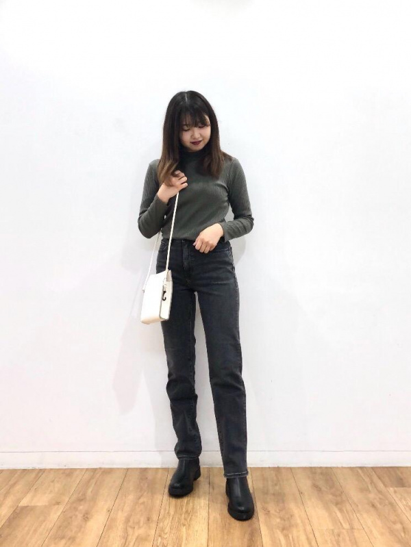 UNIQLO リブハイネックT 【ネット限定】