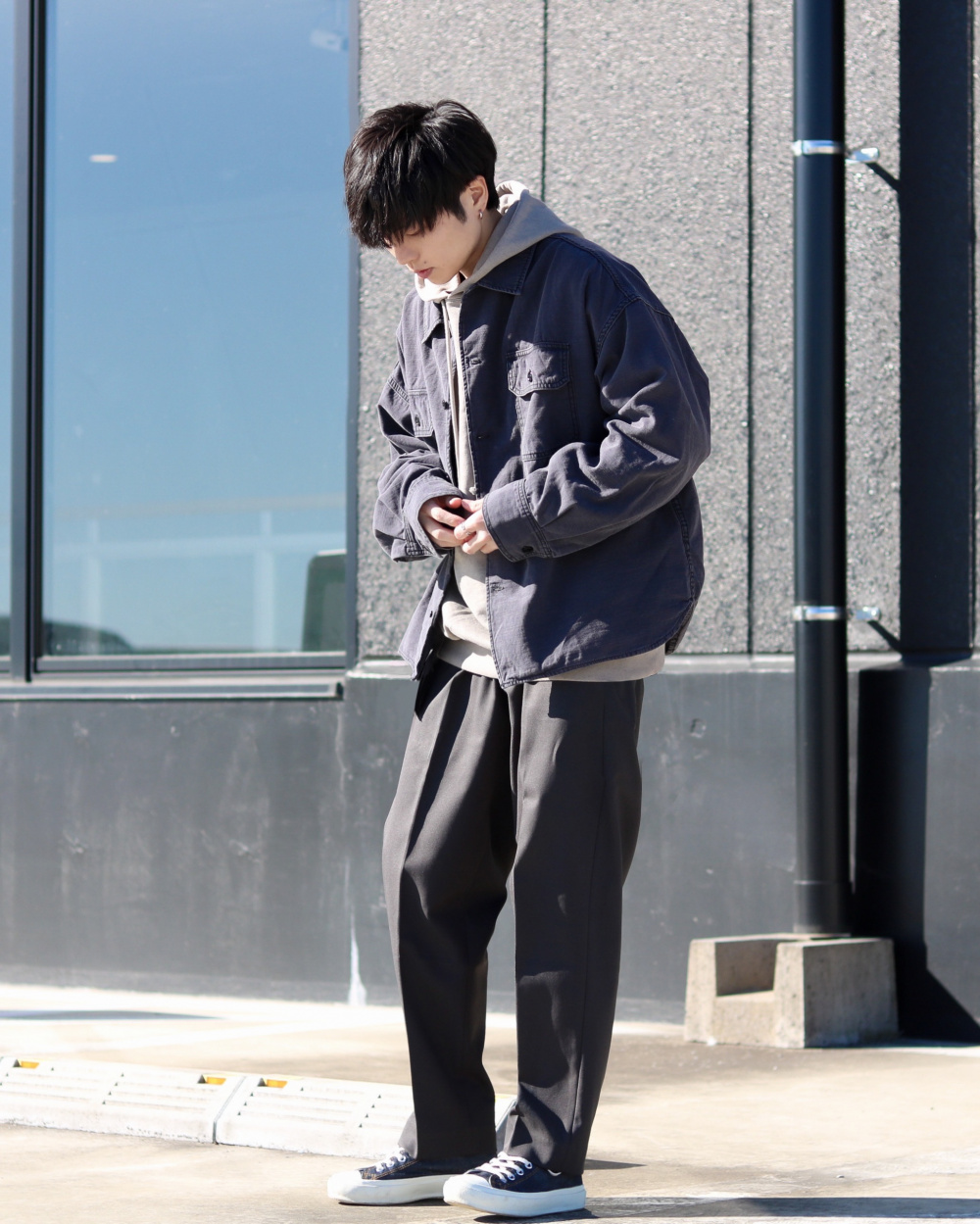 ワイドフィットテーパードパンツ 」の着用コーディネート| ユニクロ公式