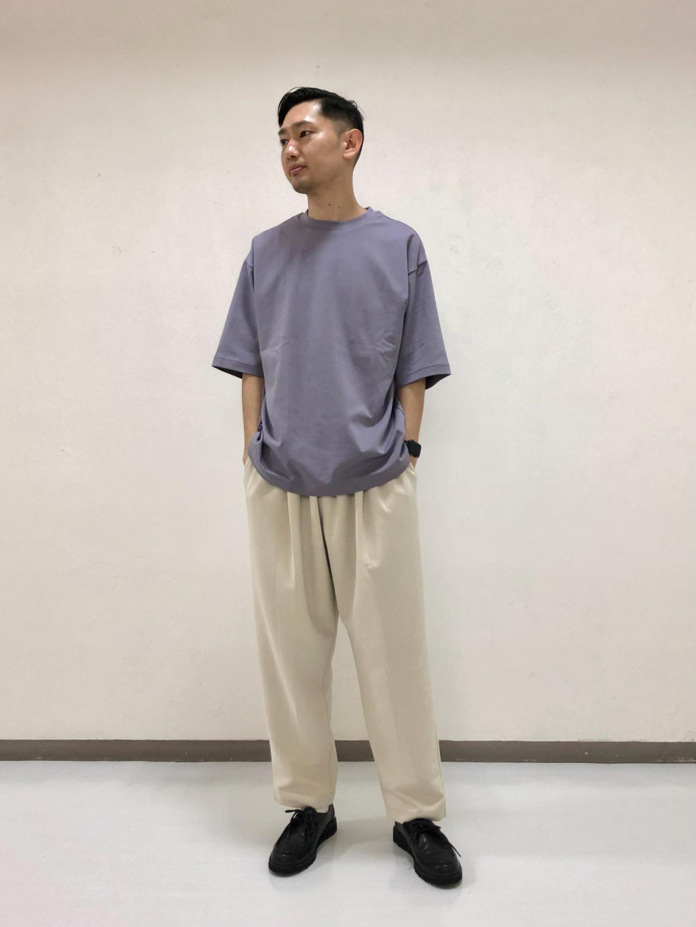 スウェットギャザーパンツ エアリズムコットンオーバーサイズtシャツ 5分袖 の着用コーディネート ユニクロ