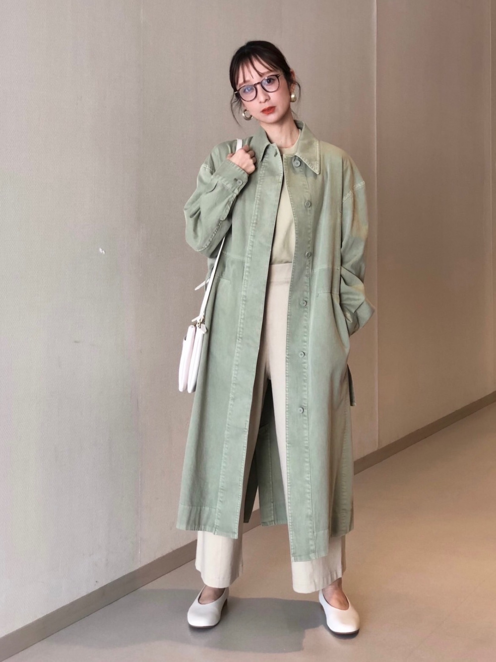 ハイツイストコットンクルーネックセーター 5分袖 シャツコート の着用コーディネート ユニクロ