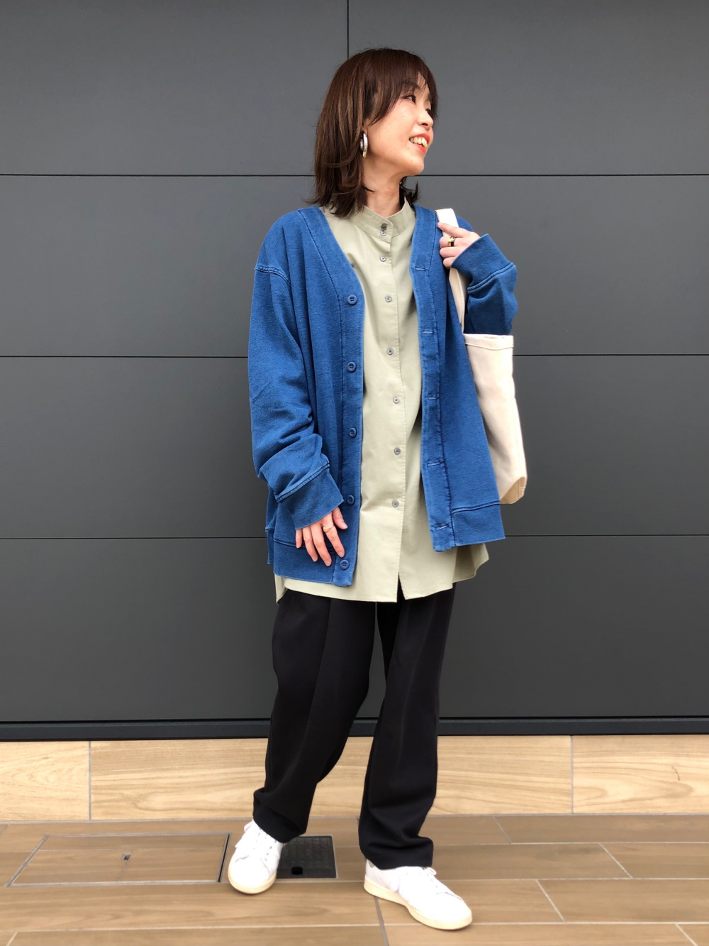 スタンドカラーロングシャツ 長袖 ガウチョパンツ の着用コーディネート ユニクロ