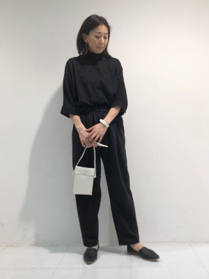 最新作 ユニクロヒートテックタートルネックT長袖【女性XLサイズ／黒 トップス