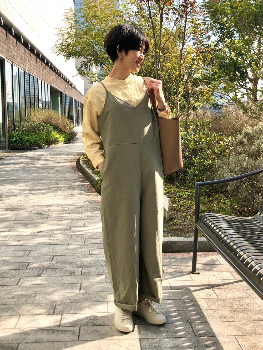 リネンブレンドラペルワンピース ノースリーブ リネンブレンドストライプバンドカラーシャツ 7分袖 の着用コーディネート ユニクロ