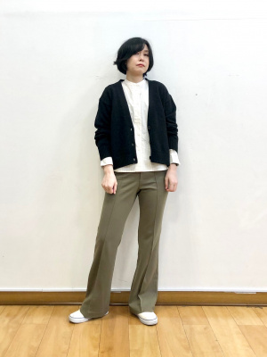 ⭐︎専用⭐︎KOJA★日曜祝日受取評価不可 ユニクロ公式 | イージーフレアパンツ（丈短め65cm）