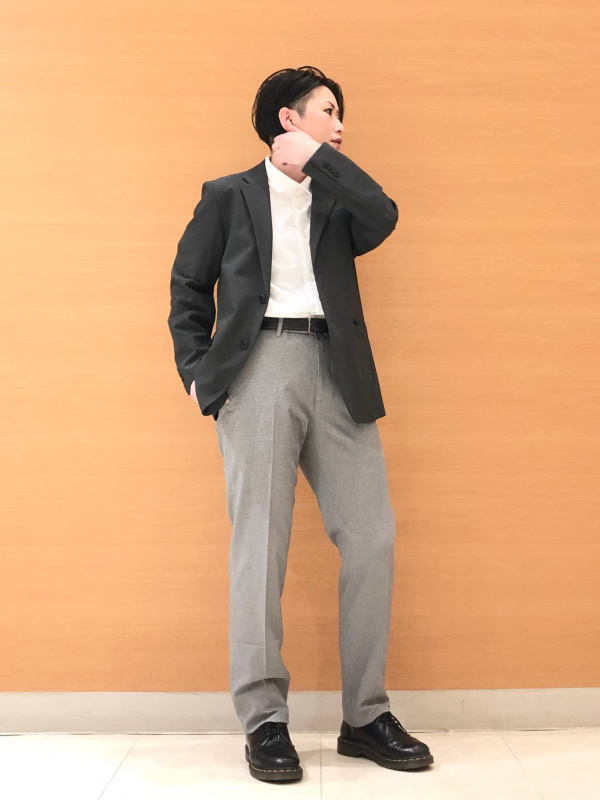 感動パンツ2WAYストレッチ（チドリ・丈85cm）（メンズ）の着用