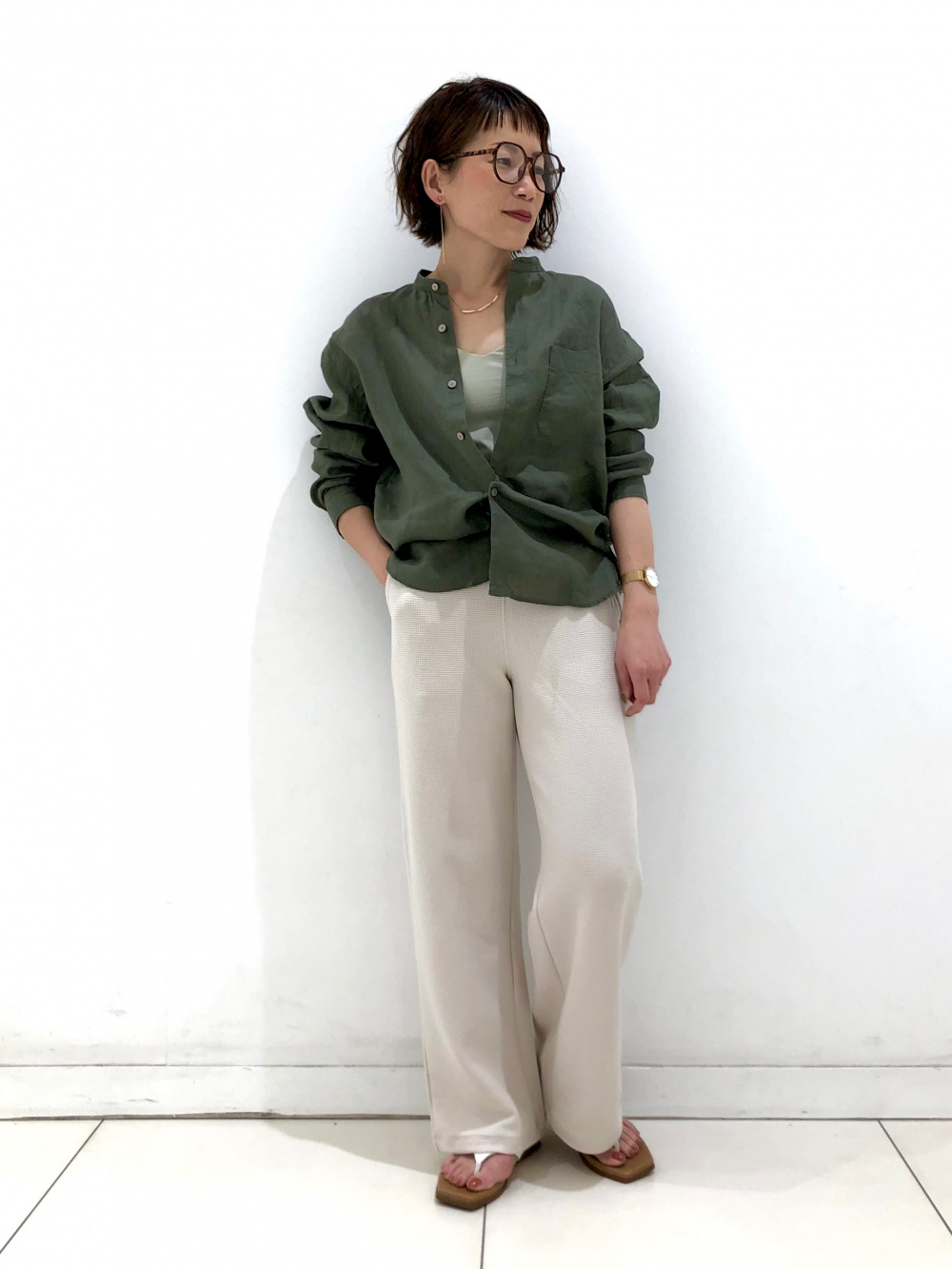 Uvカット ネックロングカーディガン 長袖 サテンリラコ 無地 ショート の着用コーディネート ユニクロ