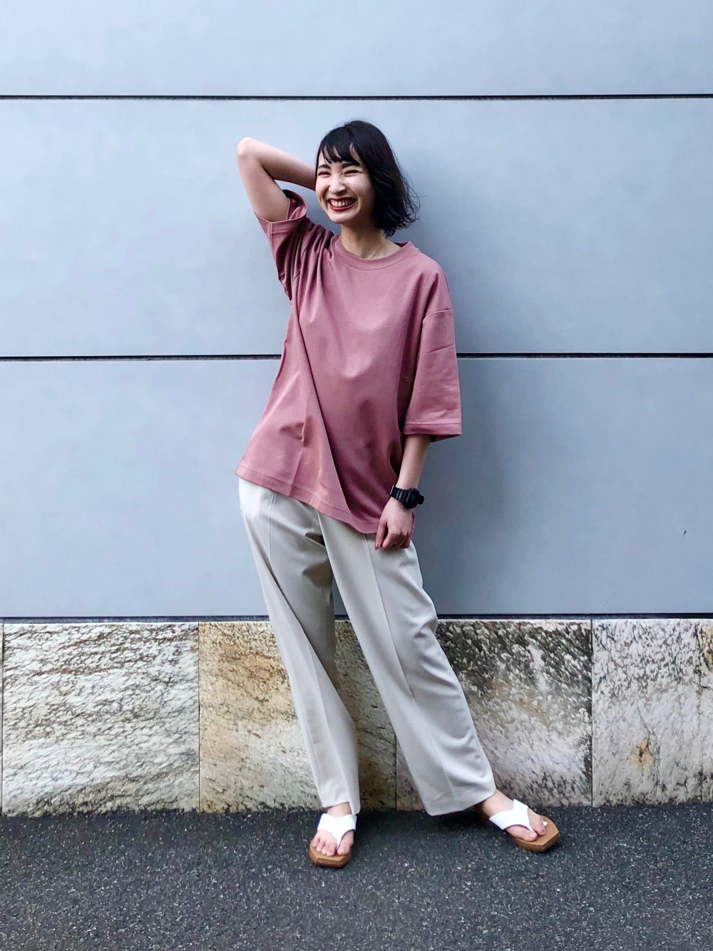 エアリズムコットンオーバーサイズtシャツ 5分袖 ワイド ストレートパンツ 丈標準68 70cm の着用コーディネート ユニクロ