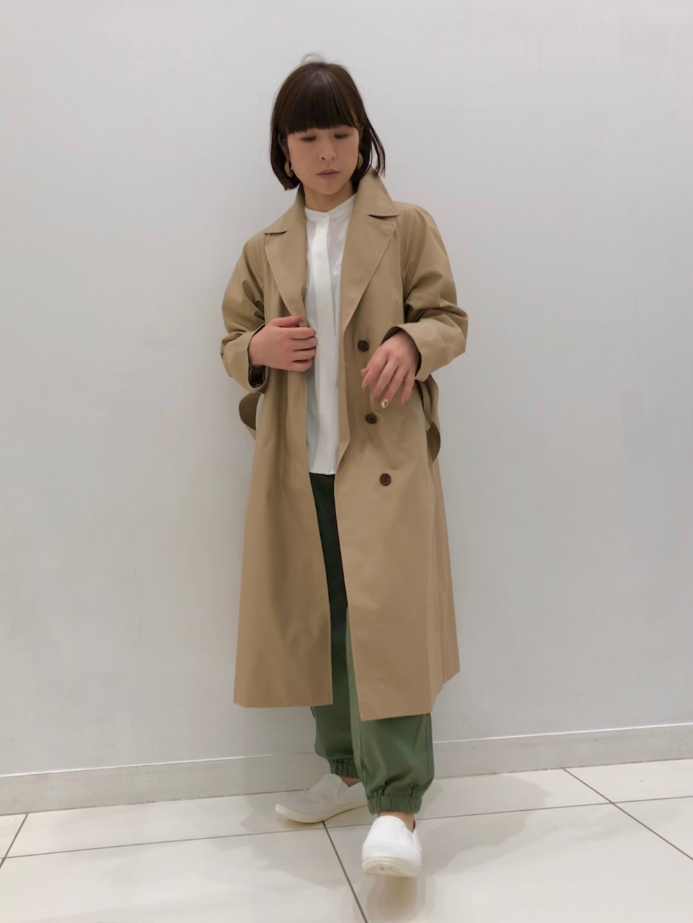 トレンチコート レーヨンドルマンスリーブブラウス 7分袖 の着用コーディネート ユニクロ