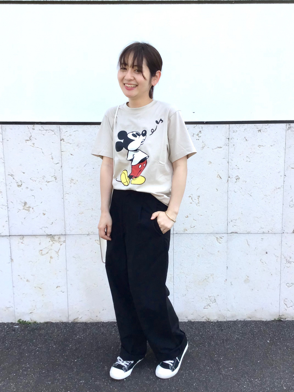 ミッキー スタンズ UT（半袖・レギュラーフィット）」の着用 