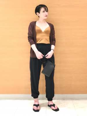 ユニクロ公式 | エアリズムプランジブラキャミソール