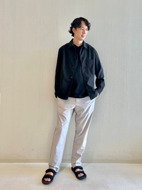 美品】UNIQLO Theory 感動シャツジャケット ブラックM - メルカリ