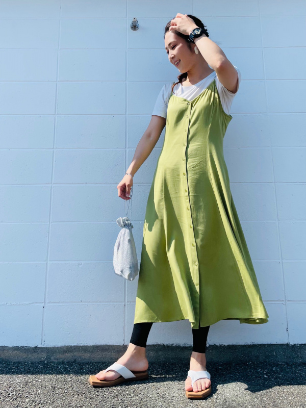 キャミソールフレアワンピース 標準丈 116 126cm Kids ニューヨークウィークエンドトリップ Ut グラフィックtシャツ 半袖 の着用 コーディネート ユニクロ