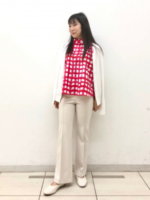 ホワイトフレア ✖️6Box Adults will love it!! Review of Uniqlo's new flare pants in