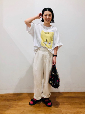 ◆ワイドレッグパンツ リネン タック入り スタイリッシュ 大人スタイリッシュ。ウエスト調節ホック付き美脚タックワイド